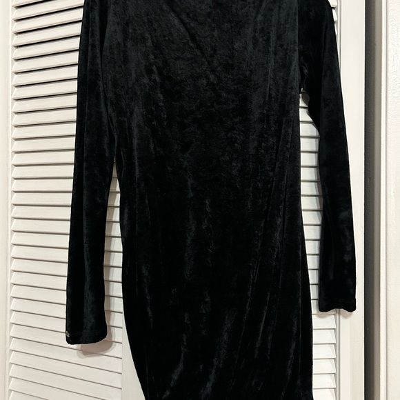 Juicy Couture black velvet long sleeve mini dress - Picture 3 of 3